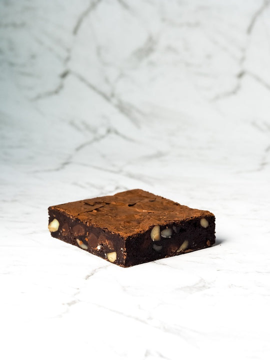 The Kingpin Brownie Block 100% Gluten Free Macadamia and Dark Chocolate Chunk Brownies Best Brownie Melbourne Macadamia Dark Chocolate Brownie Melbourne Desserts Delivery
